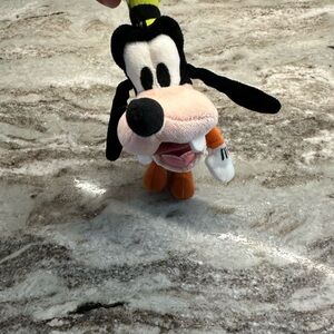 Goofy Plush Keychain Disney 7.5”